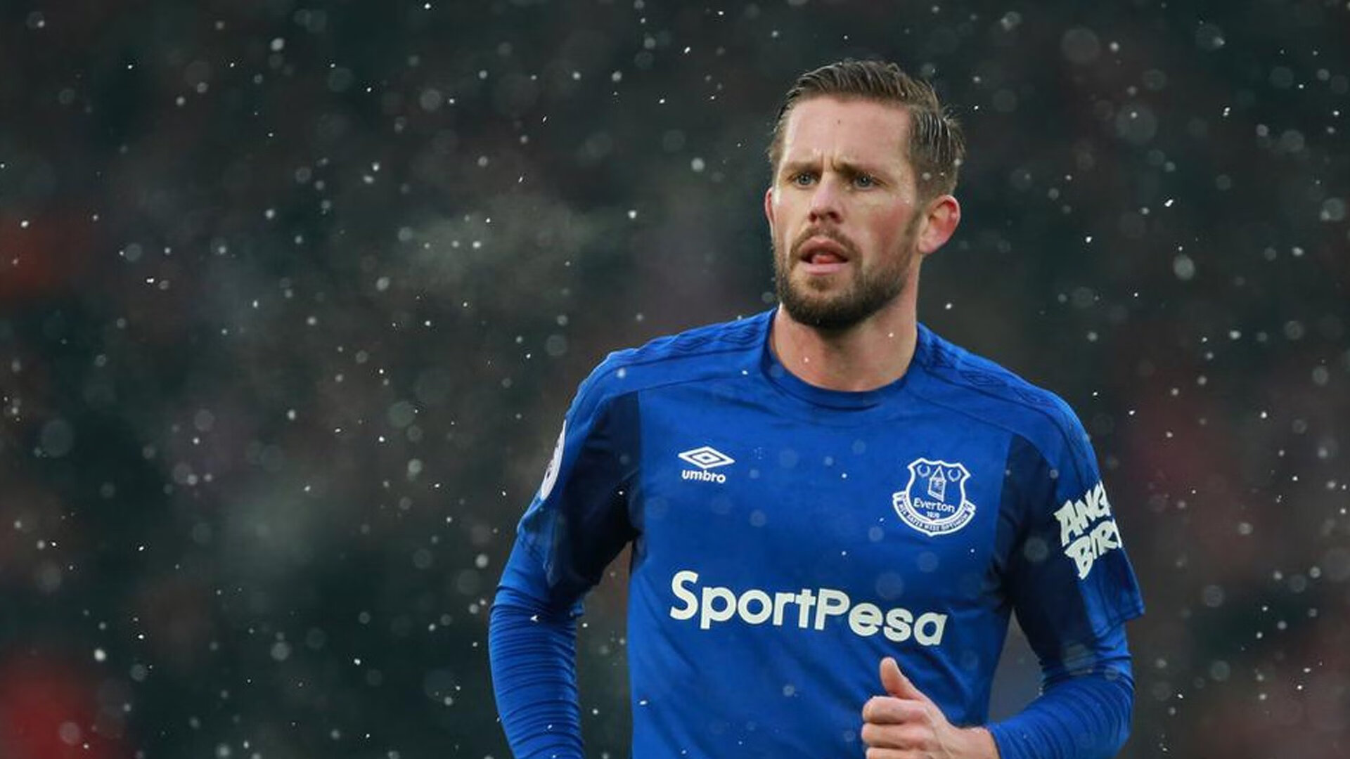 曼城八场只赢一场…瓜帅面色铁青:我从没这么急过,曼城各项赛事18连胜