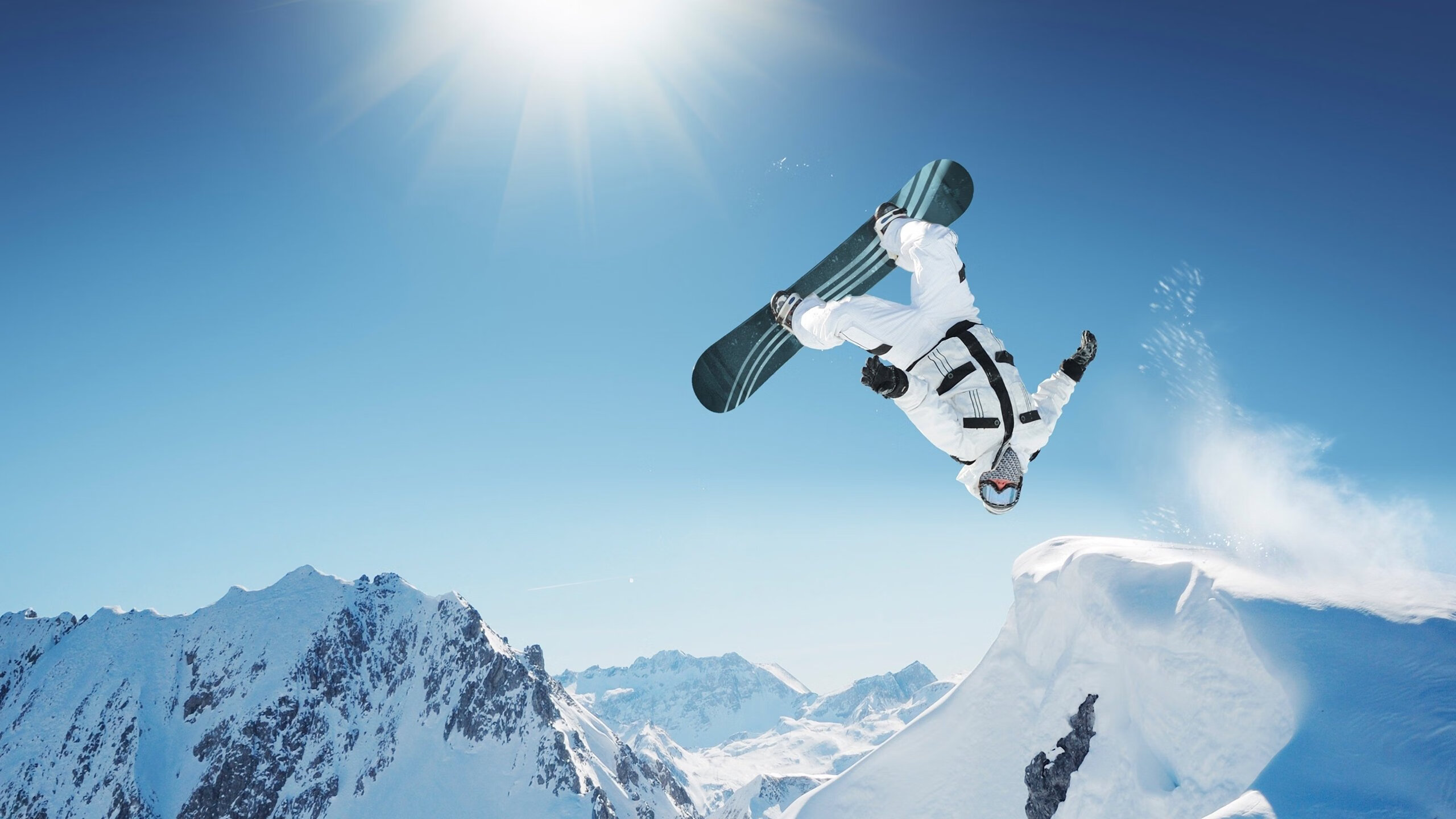 终结英超4连败！利物浦2-0维拉：大马丁超巨失误萨拉赫连场破门，英超_利物浦3-0利兹联 马内破门